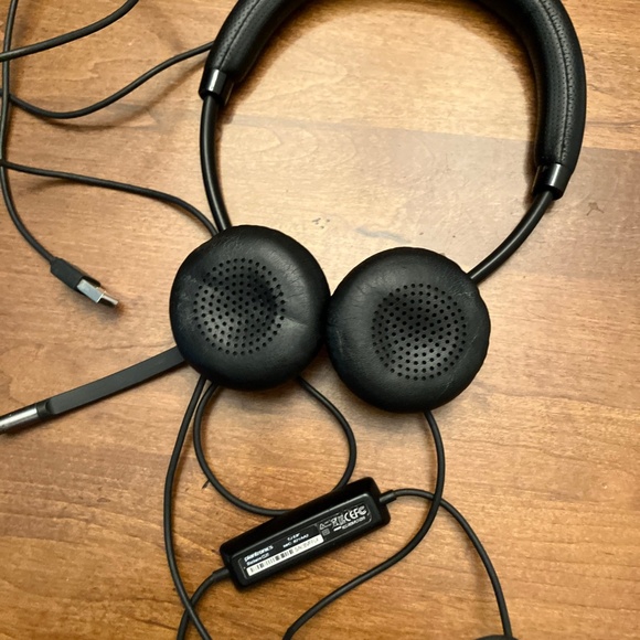Plantronics Headphones - Picture 1 of 1